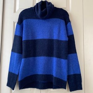 H&M Turtle neck sweater sz S, Blue